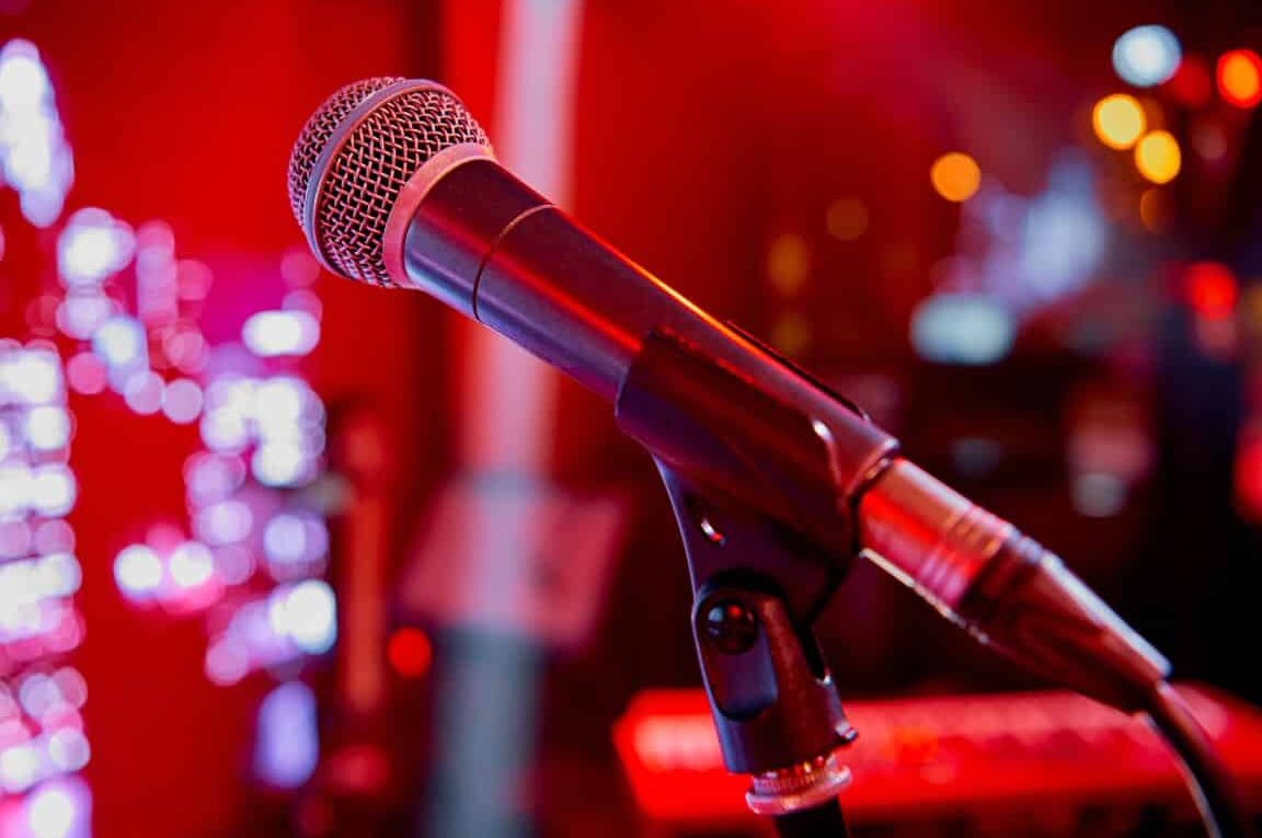 Blog de Parlantes Online: 🚀 Trucos y Consejos 9 Convierte tu Smart TV en un centro de karaoke en pocos pasos